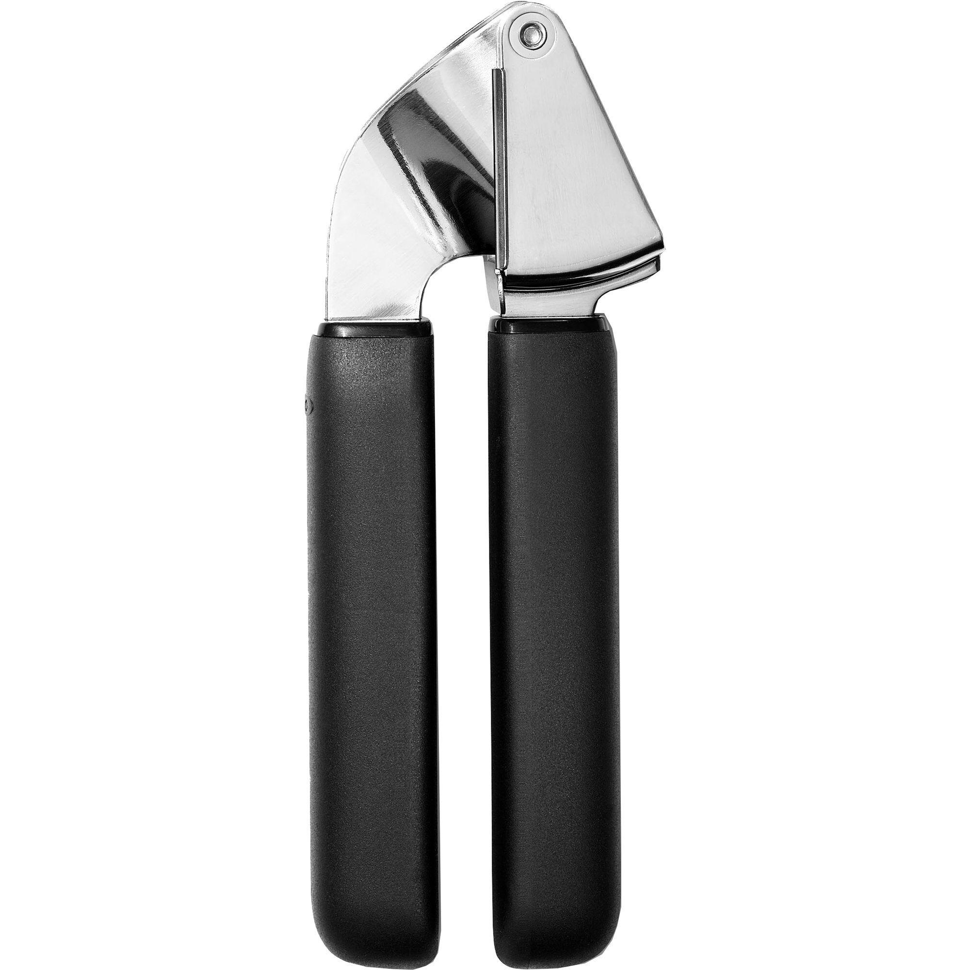 OXO Good Grips hvitløkspresse i svart med ergonomisk grep og rustfritt stål pressekammer