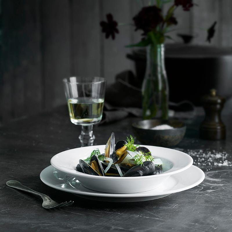 Pillivuyt Sancerre pastatallerken 26 cm i hvitt porselen, elegant og tidløs